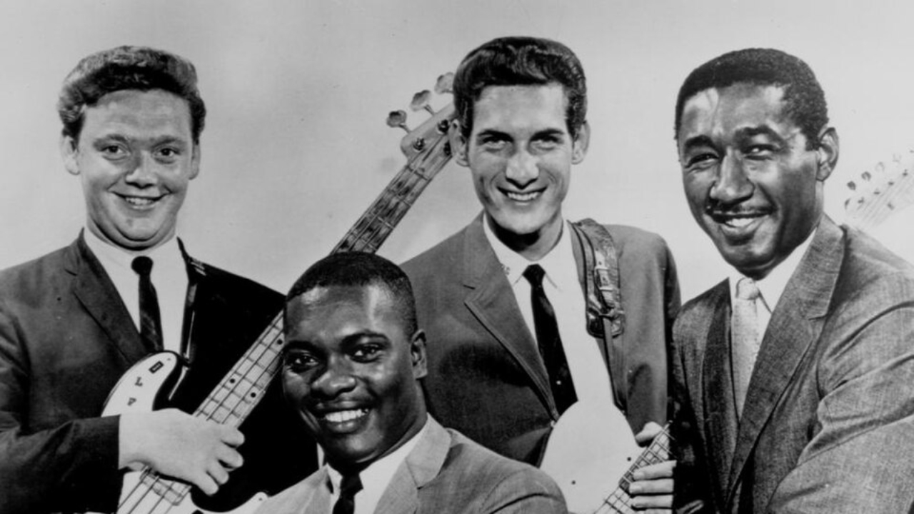 Steve Cropper aurait eu 85 ans : le guitariste de Stax derrière « Dock of the Bay » et « Soul Man » Steve Cropper aurait eu 85 ans : le guitariste de Stax derrière « Dock of the Bay » et « Soul Man »