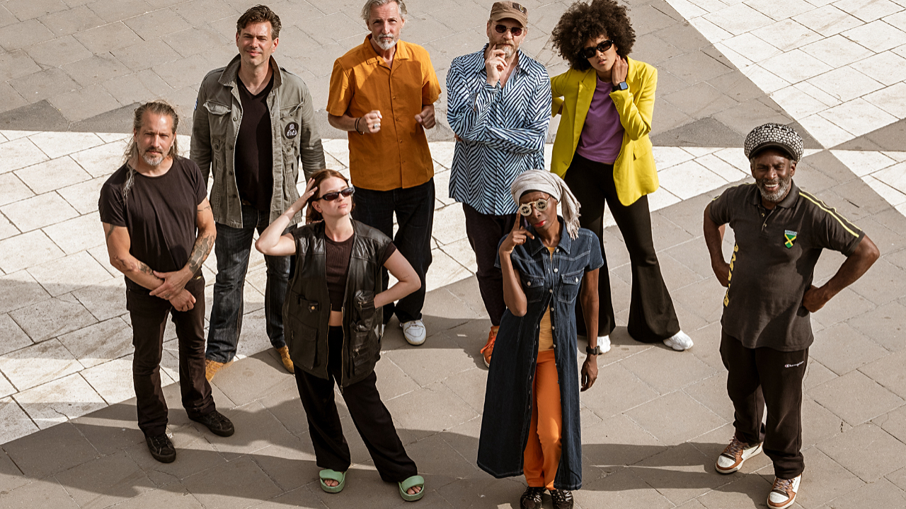 Brooklyn Funk Essentials : leur nouveau single "Never Give Up" donne le top d&eacute;part de leur tourn&eacute;e fran&ccedil;aise