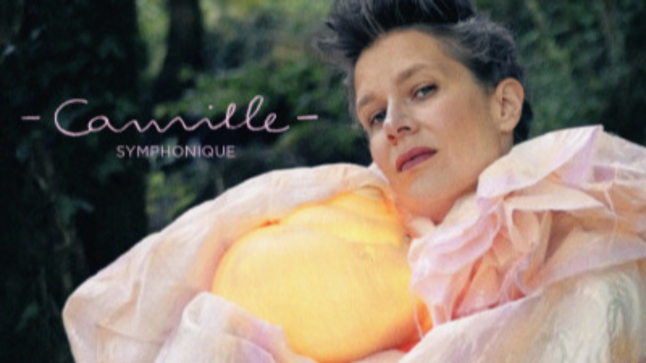 Camille revisite vingt ans de cr&eacute;ation en version symphonique