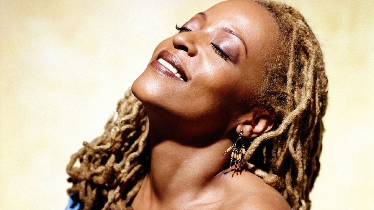 Cassandra Wilson fête ses 70 ans ! Retour sur la carrière d'une des voix féminines du jazz contemporain Cassandra Wilson fête ses 70 ans ! Retour sur la carrière d'une des voix féminines du jazz contemporain