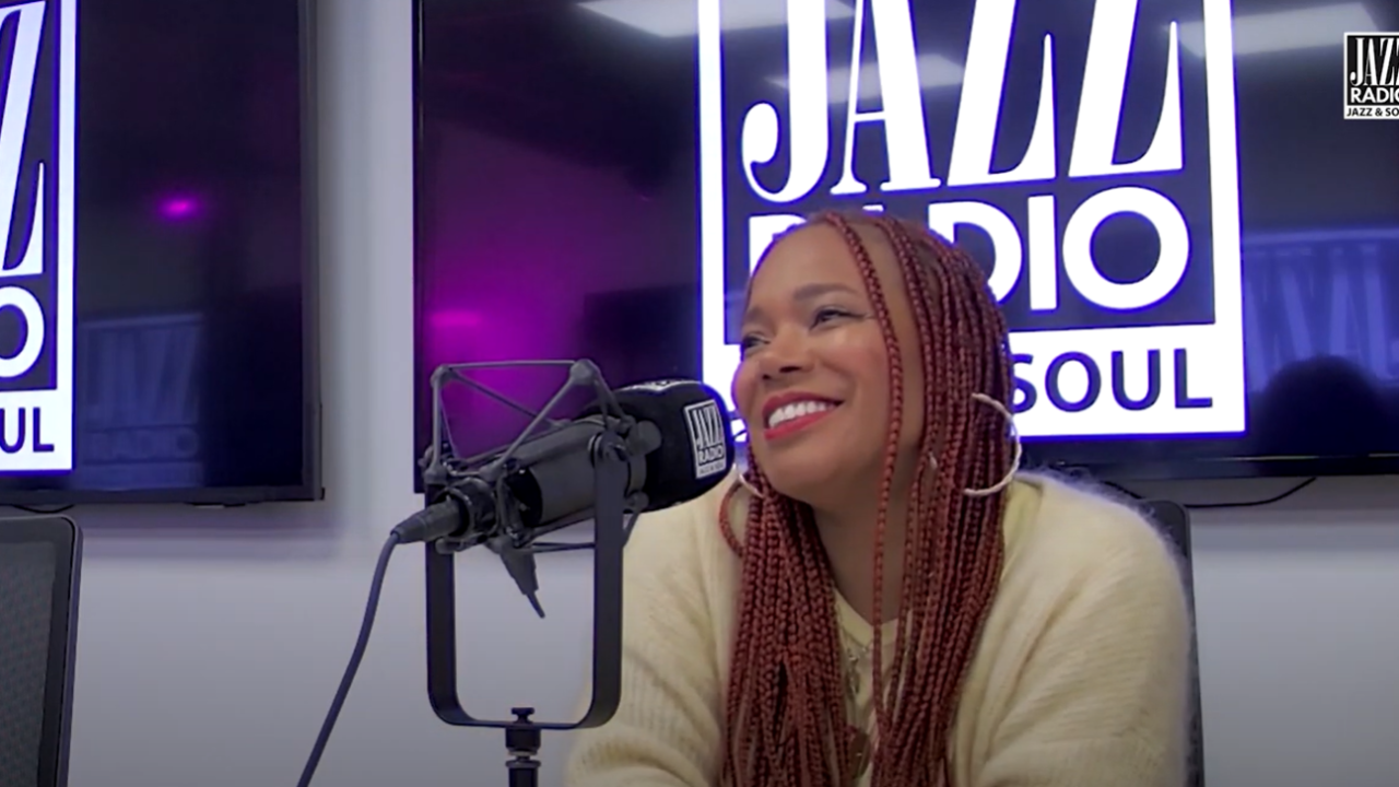 China Moses prend les difficultés de la vie avec philosophie dans son nouvel album : "être positive, c'est accepter que les choses sont compliquées"