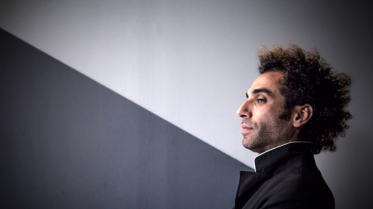 Cyril Benhamou est toujours prêt à surprendre avec son nouvel album "H.O.T" Cyril Benhamou est toujours prêt à surprendre avec son nouvel album "H.O.T"