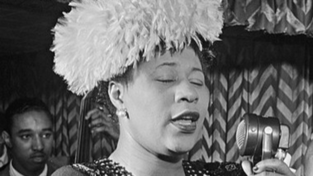 Ella Fitzgerald arrêtée à Houston en 1955 : l’histoire d’un concert qui a marqué l’Histoire Ella Fitzgerald arrêtée à Houston en 1955 : l’histoire d’un concert qui a marqué l’Histoire