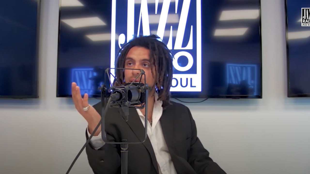 Innocnt au micro de Benoit Thuret : "Une bonne chanson peut exister dans tous les styles"