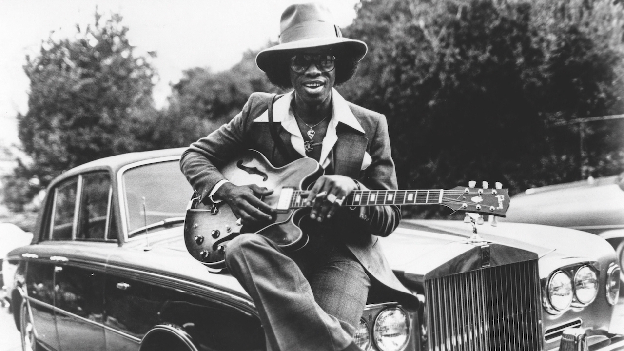 Johnny "Guitar Watson" : la carrière flamboyante d’un showman trop souvent sous-estimé Johnny "Guitar Watson" : la carrière flamboyante d’un showman trop souvent sous-estimé