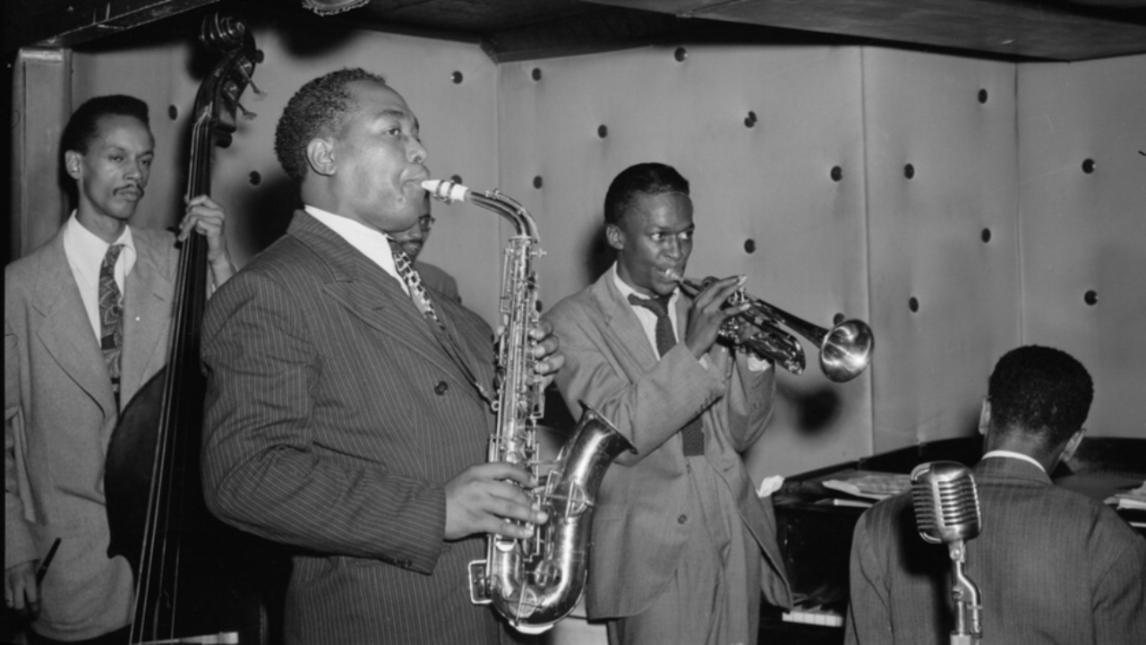 Le jazz, décennie par décennie : les années 50, du bebop à Kind of Blue Le jazz, décennie par décennie : les années 50, du bebop à Kind of Blue