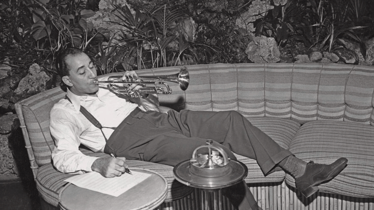 Louis Prima, un siècle d’énergie et de swing pour célébrer une légende inclassable