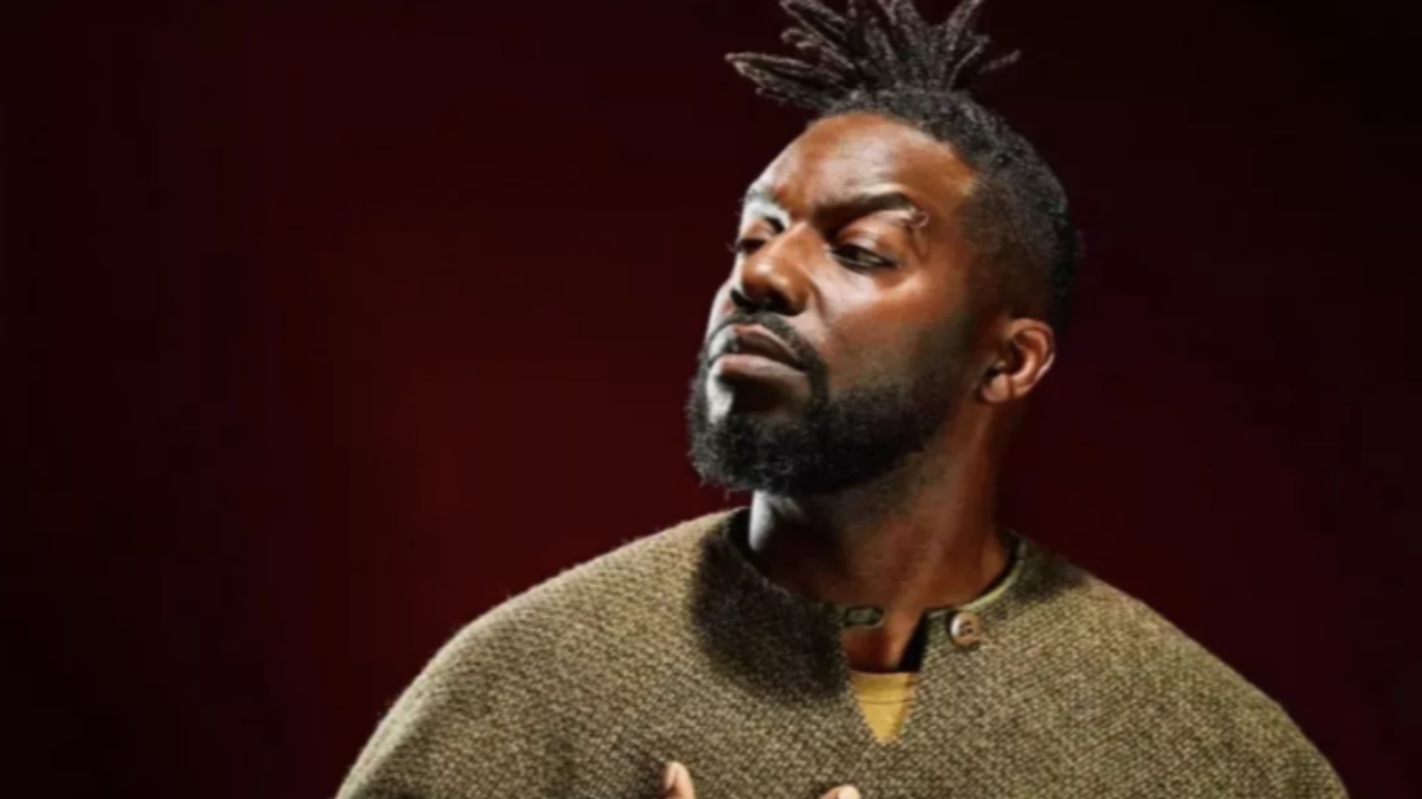 Plongez dans l'univers de Sly Johnson avec cette playlist unique Plongez dans l'univers de Sly Johnson avec cette playlist unique