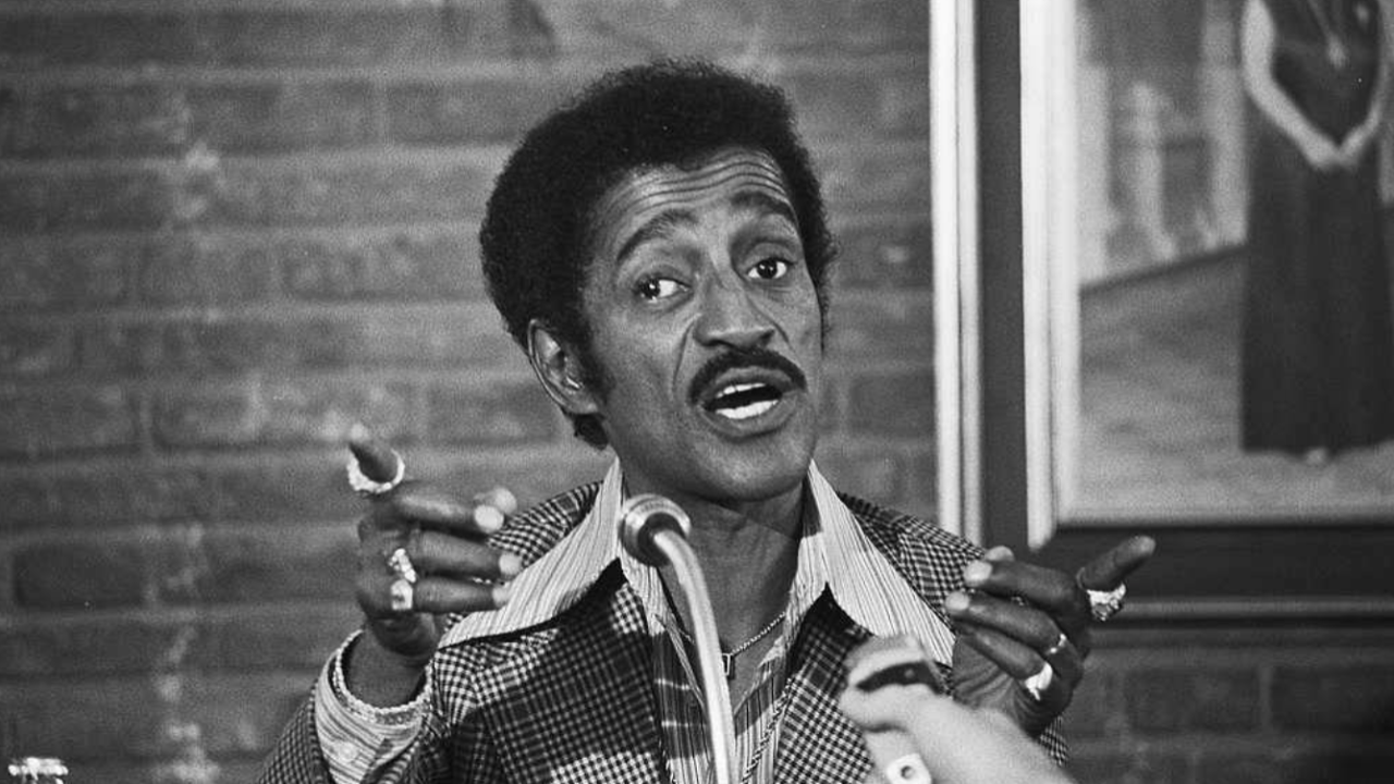 Quand l'étoile multi-talent Sammy Davis Junior s'éteignait il y a 35 ans