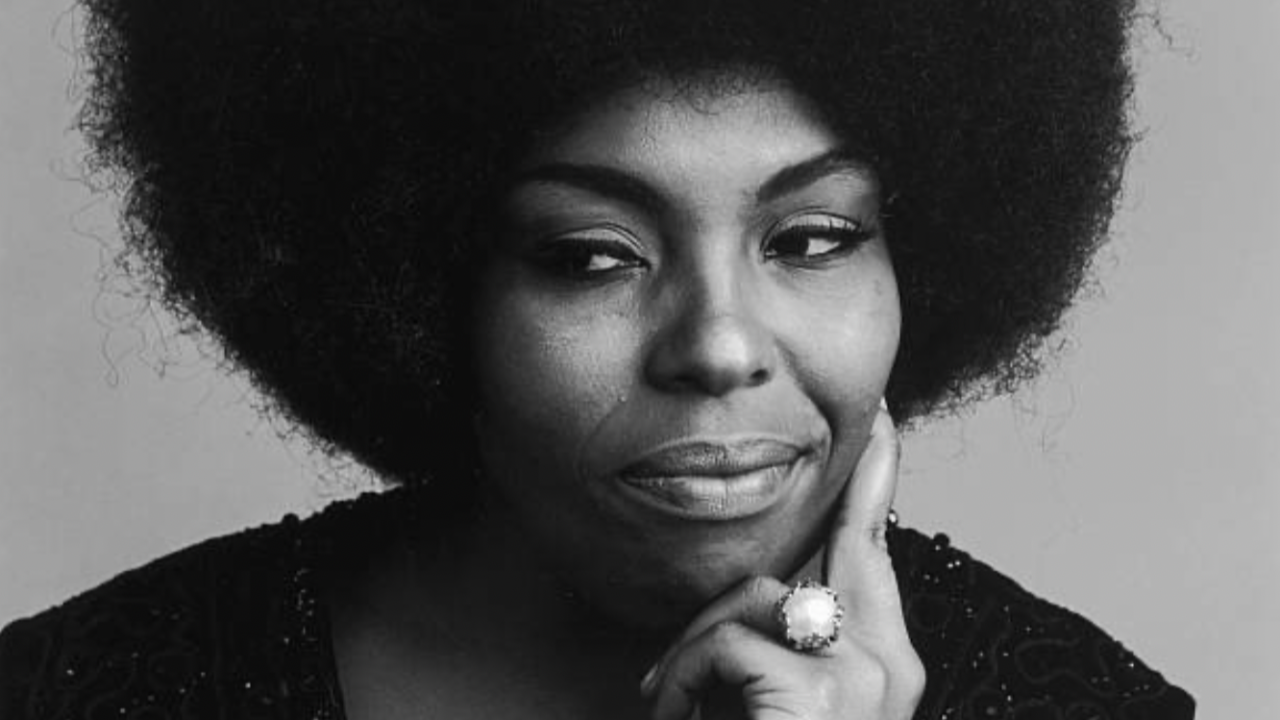 Roberta Flack : cette incroyable histoire derrière son tube "Killing Me Softly With His Song" Roberta Flack : cette incroyable histoire derrière son tube "Killing Me Softly With His Song"