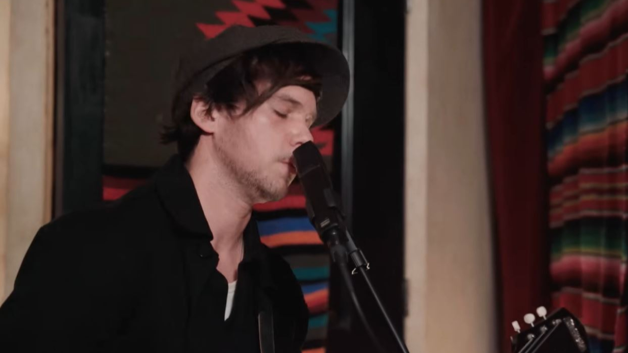 Tiwayo d&eacute;voile "I've Got To Travel Alone", premier extrait de son futur album "Outsider"