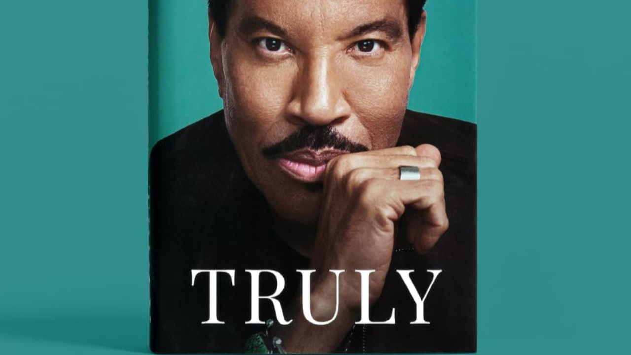 Un livre sur les m&eacute;moires de Lionel Richie est enfin disponible en France !