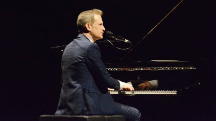 Anthony Strong : le crooner britannique qui fait swinguer le jazz fête ses 42 ans Anthony Strong : le crooner britannique qui fait swinguer le jazz fête ses 42 ans