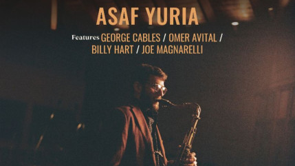 Asaf Yuria dévoile son nouvel album "In Light of a New Moon" Asaf Yuria dévoile son nouvel album "In Light of a New Moon"