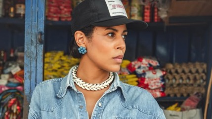 Avec "Adjoko", Laura Prince nous invite à un voyage au cœur de ses origines