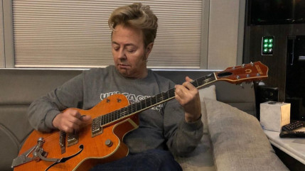 Brian Setzer dévoile le titre éponyme de son prochain album, "The Devil Always Collects"