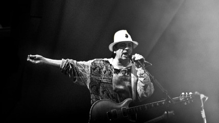 Carlos Santana a 79 ans : retour sur le parcours d'un guitariste devenu une légende Carlos Santana a 79 ans : retour sur le parcours d'un guitariste devenu une légende