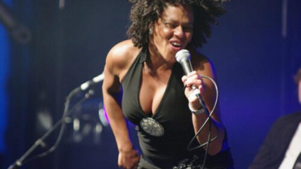 Dawn Tyler Watson & The Ben Racine Band iront enflammer le Arvern' Blues Concerts ! Dawn Tyler Watson & The Ben Racine Band iront enflammer le Arvern' Blues Concerts !