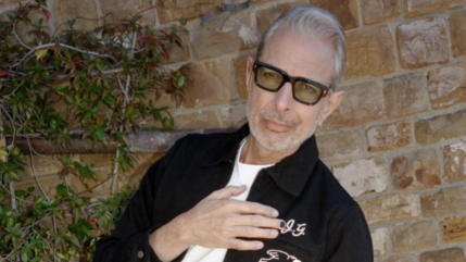 Jeff Goldblum f&ecirc;te ses 74 ans : l&rsquo;acteur de Jurassic Park devenu pianiste de jazz