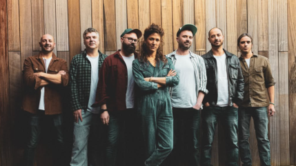 Le groove vintage de DNVR va vous ensorceler avec "Jealousy"