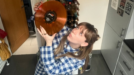 Maya Delilah dévoile son nouveau single "California" et la version deluxe de son album