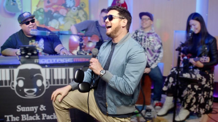 Michael Bublé et Sunny and The Black Pack nous offrent un magnifique duo improvisé