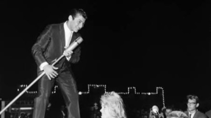 Paul Anka f&ecirc;te ses 85 ans : de &laquo; Diana &raquo; &agrave; &laquo; My Way &raquo;, l'incroyable destin d'une l&eacute;gende de la musique