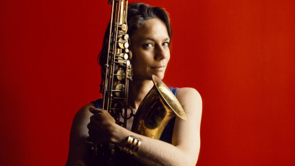 Sophie Alour annonce « Nouveaux Mondes », un album pensé comme une traversée vers l’ailleurs Sophie Alour annonce « Nouveaux Mondes », un album pensé comme une traversée vers l’ailleurs