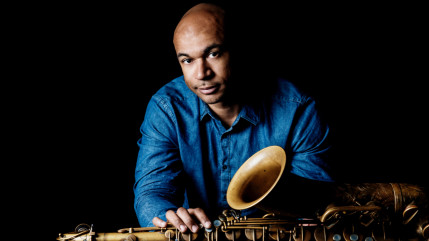 Walter Smith III annonce "TWIO Vol.2" et dévoile le titre "My Ideal" Walter Smith III annonce "TWIO Vol.2" et dévoile le titre "My Ideal"